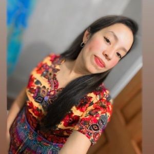 Meet your Posher, Claudia